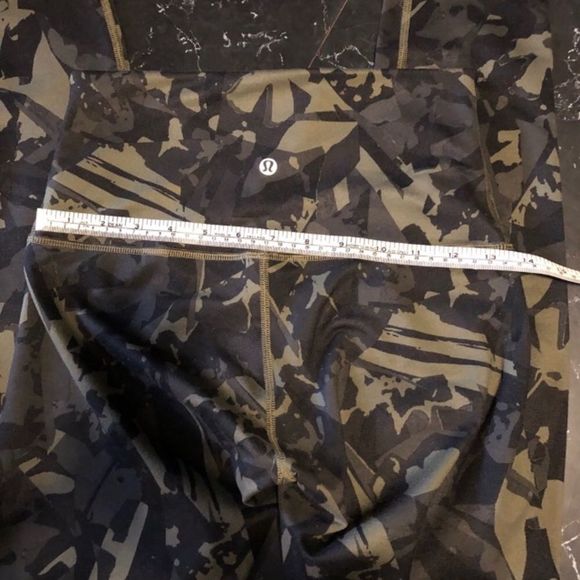 Lululemon  WUP size 6 - Picture 6 of 6